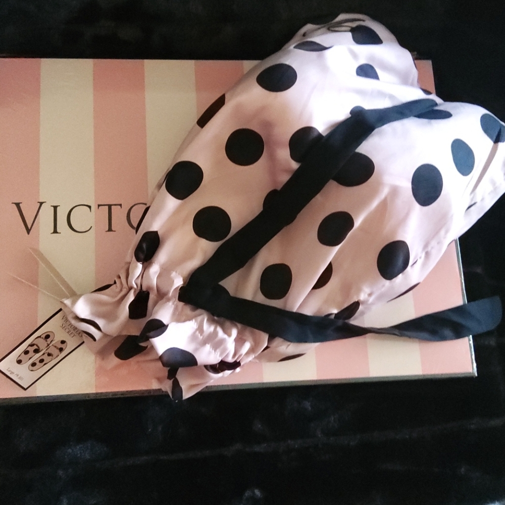 Victoria's Secret Pink Polka Dot Slippers + box - Picture 5 of 7